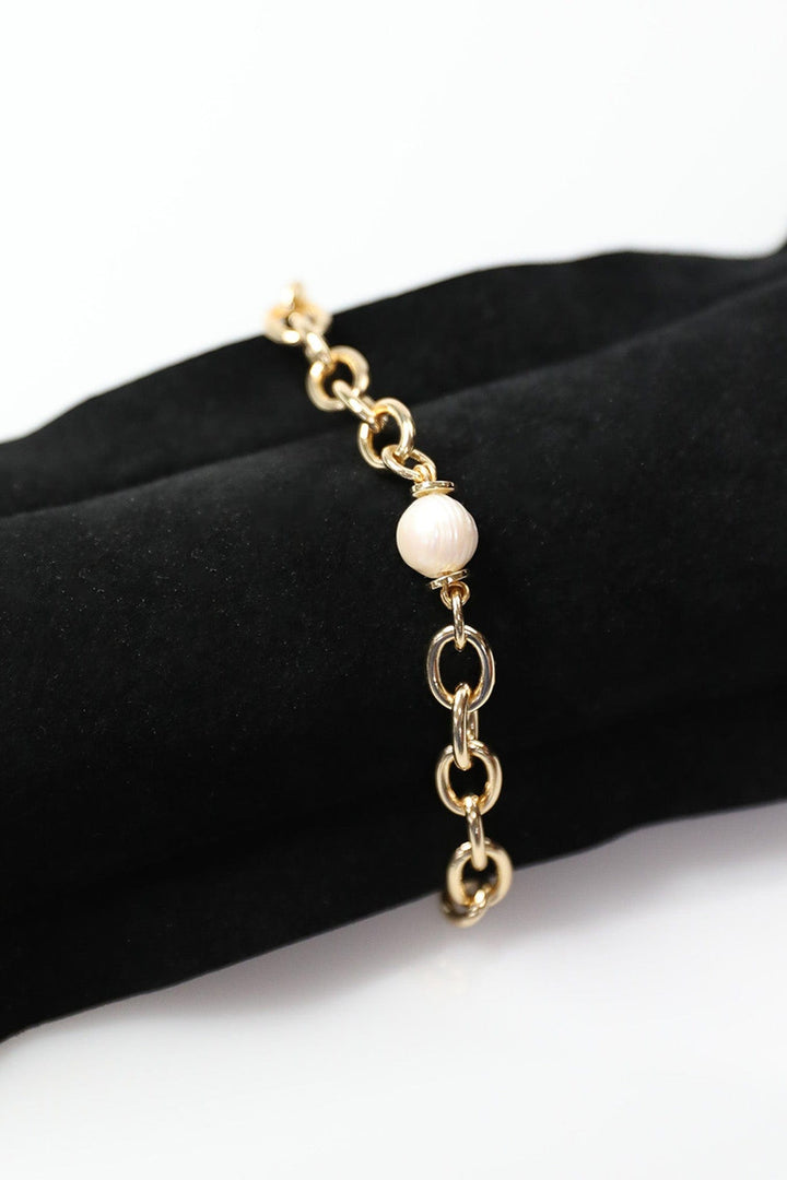 Bracelet with One Fresh Water Pearl