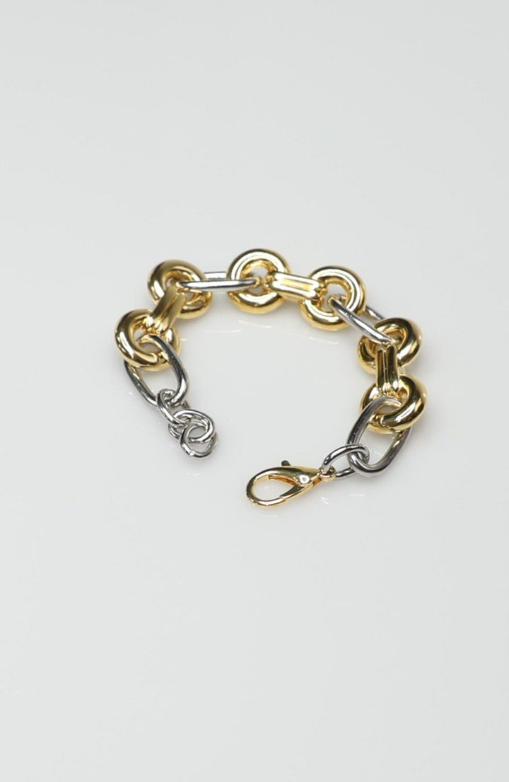 Bracelet with Unique Chain Vintage Elements