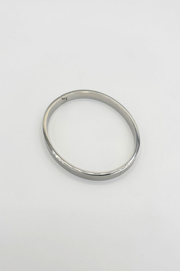 Classy Stainless Steel Ridge Texture Hinged Bangle Bracelet