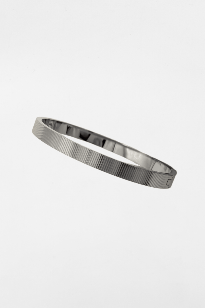 Classy Stainless Steel Ridge Texture Hinged Bangle Bracelet