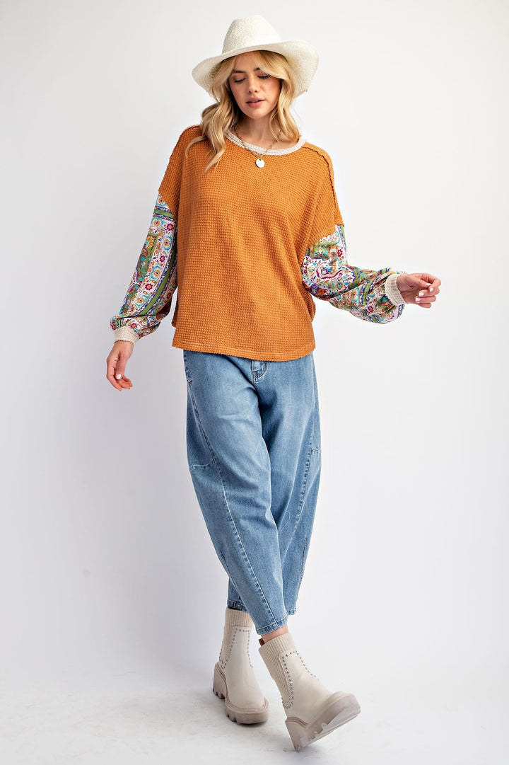 Easel Print Sleeve Mixed Fabric Thermal Knit Top