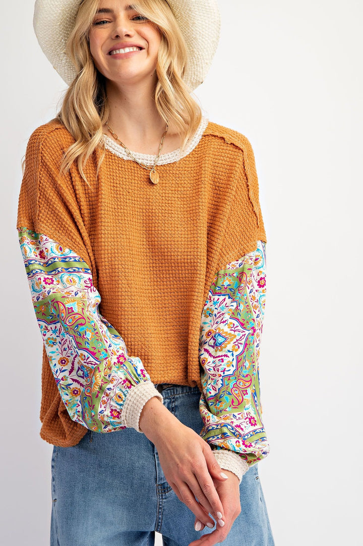 Easel Print Sleeve Mixed Fabric Thermal Knit Top