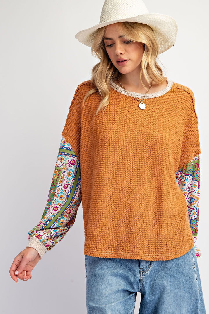 Easel Print Sleeve Mixed Fabric Thermal Knit Top