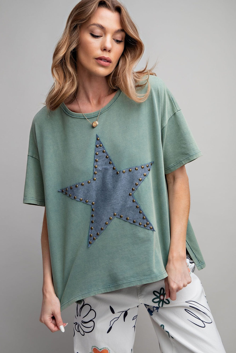 Easel Short Sleeve Star Patch Attached Mineral Washed Loose Fit 