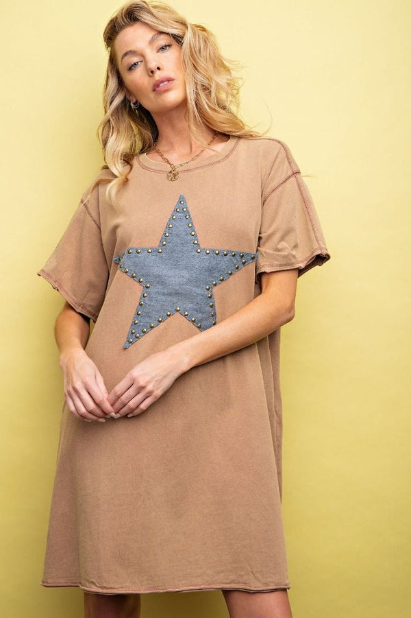Easel Short Sleeve Star Patch Attached Mineral Washed Shirt Dress