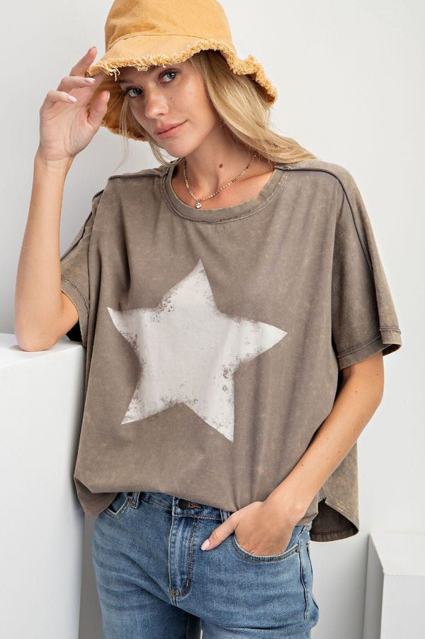 Easel Short Sleeve Star Print Mineral Washed Knit Top