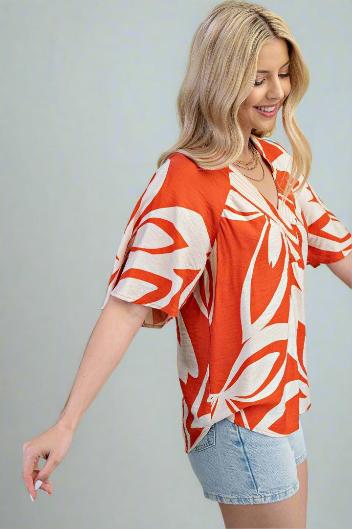 Large Leaf Print Snap Closure V-Neck Top with Trapunto Stitching