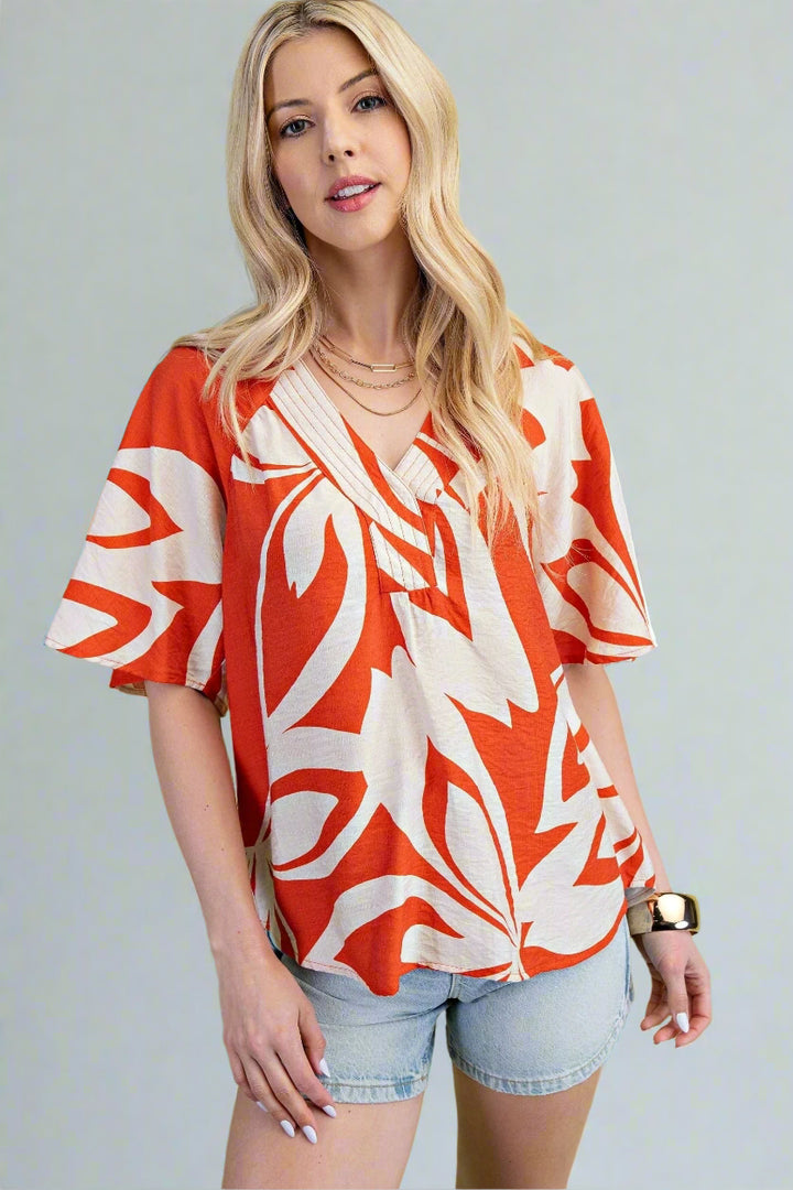 Large Leaf Print Snap Closure V-Neck Top with Trapunto Stitching