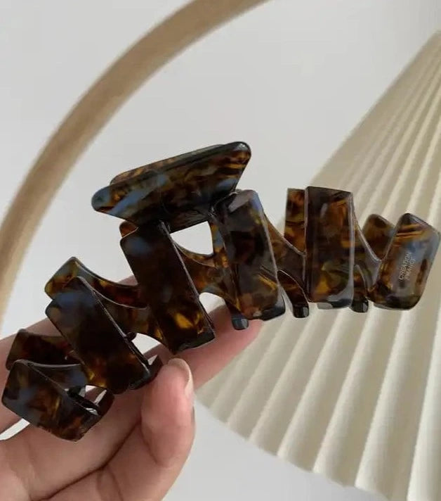 Large Wave Acetate Hair Clip Claw