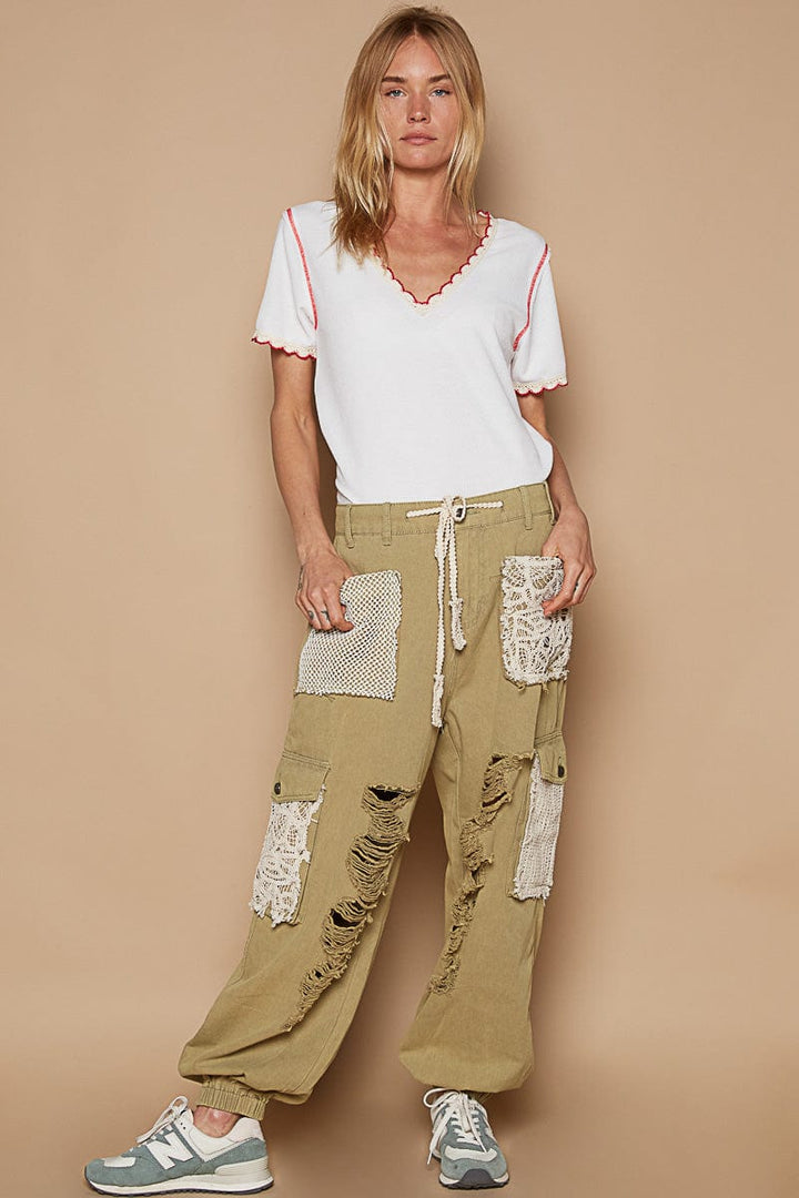 POL Embroidered Scallop Edge V-Neck Thermal Knit Tee with Contrast Color Stitching