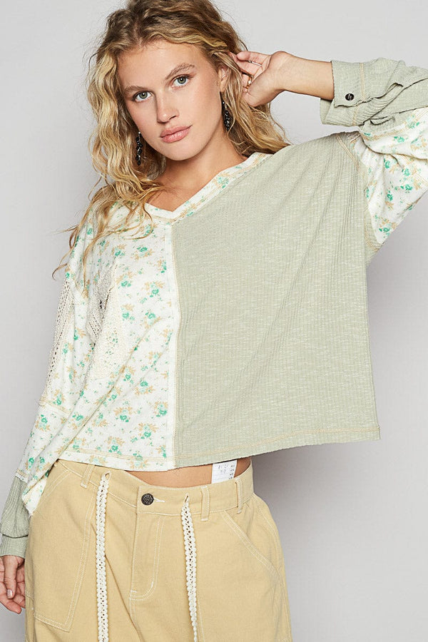 POL Roomy Fit Contrast Floral Pattern Paneling Front Pocket V-Neck Top
