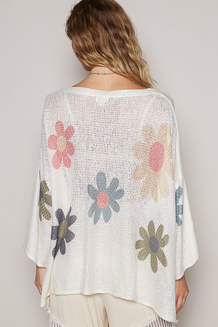 POL Wide V-Neck Three Quarter Sleeve Relaxed Fit Fun Flower Pattern Sweater