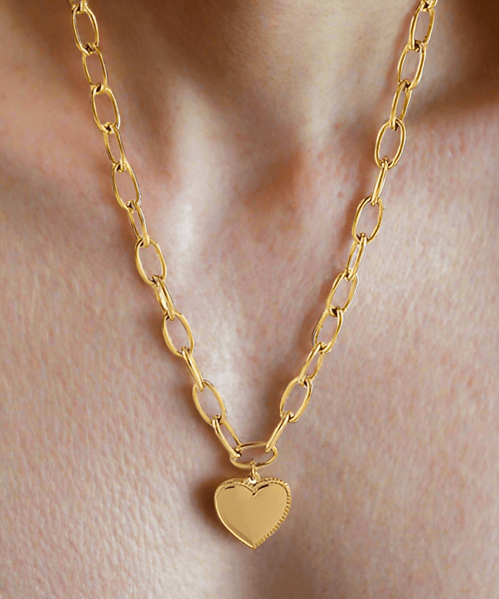 Rope Texture Outlined Heart Charm Centerpiece Chain Necklace