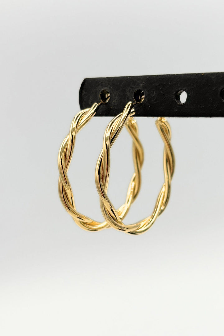 Simple Medium Size Twist Metal Clasp Hoops