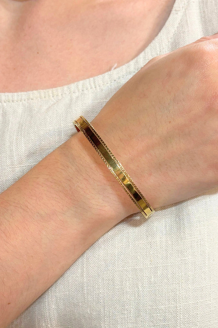 Stainless Steel Ridged Edge Hinged Bangle Bracelet