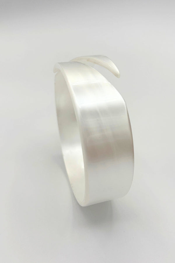 Vintage Italian Pointed Wrapped Edge Pearly Bangle Bracelet