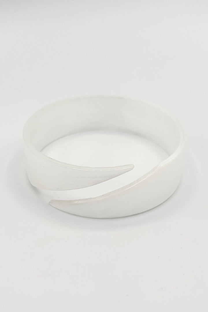 Vintage Italian Pointed Wrapped Edge Pearly Bangle Bracelet