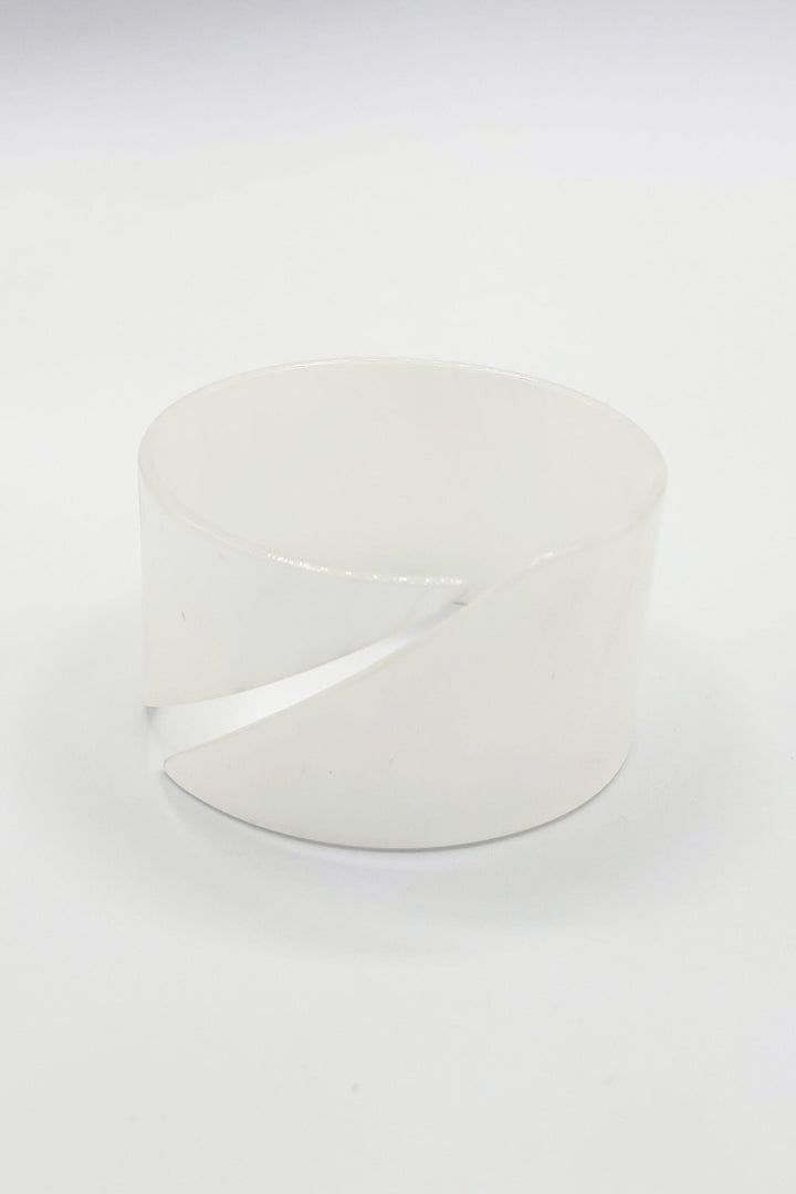 Vintage Italian Pointed Wrapped Edge Pearly Bangle Bracelet