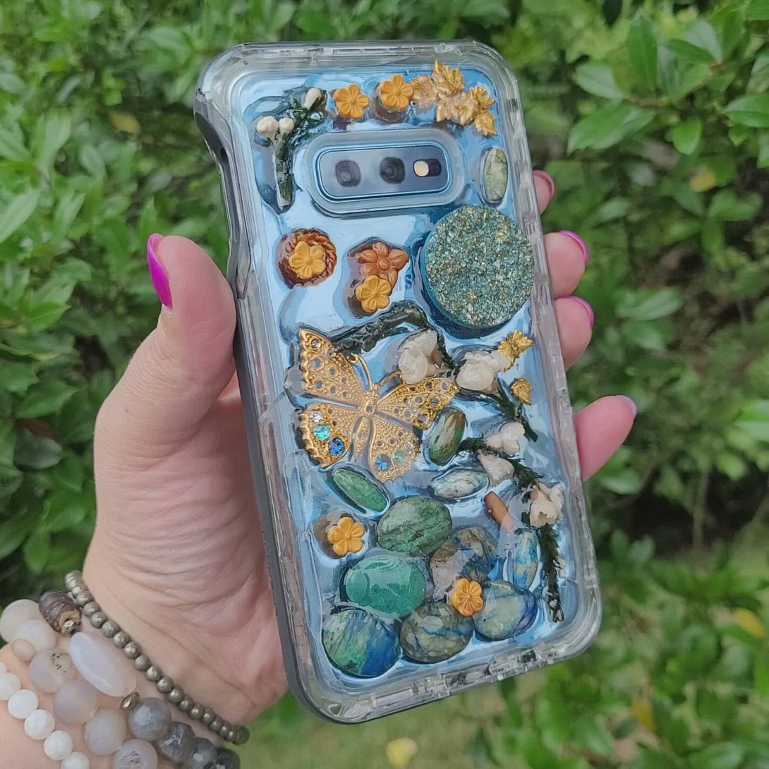 Cell Phone Case Decorated with Vintage Nature Themed Goodies