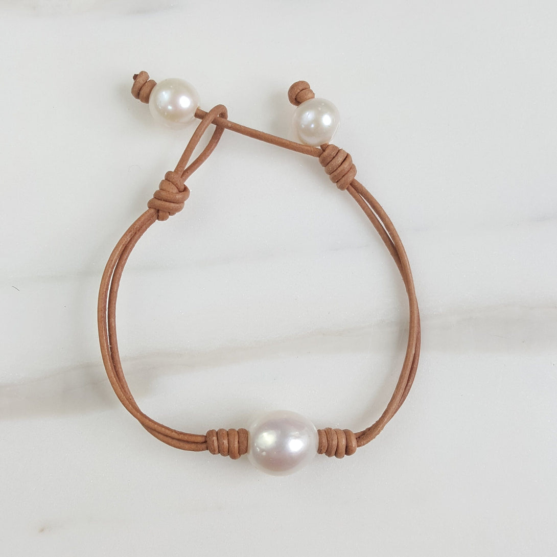 Handmade Classic Leather and Pearl Bracelet