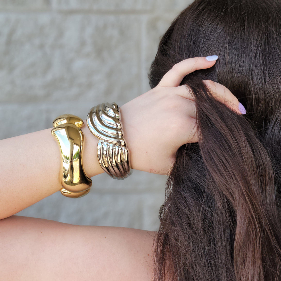 Vintage Bangle Bracelet in Gold