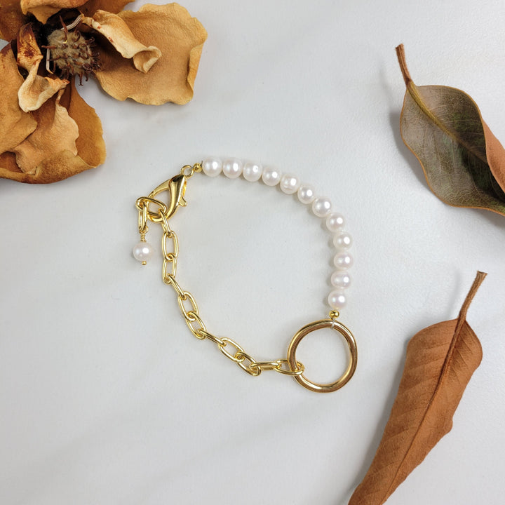 Missy Bracelet Handmade with Freshwater Pearls and Gold Plated Chain