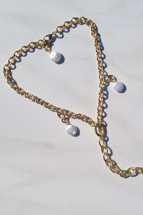 The Nile Pearl Y Necklace