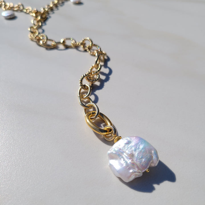 The Nile Pearl Y Necklace