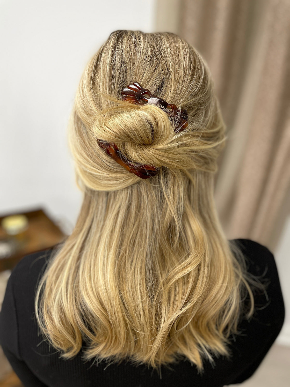 vintage tortoise barrette Scallop Barrette in Tortoise | Kōv - Adjustable Hair  main image 4