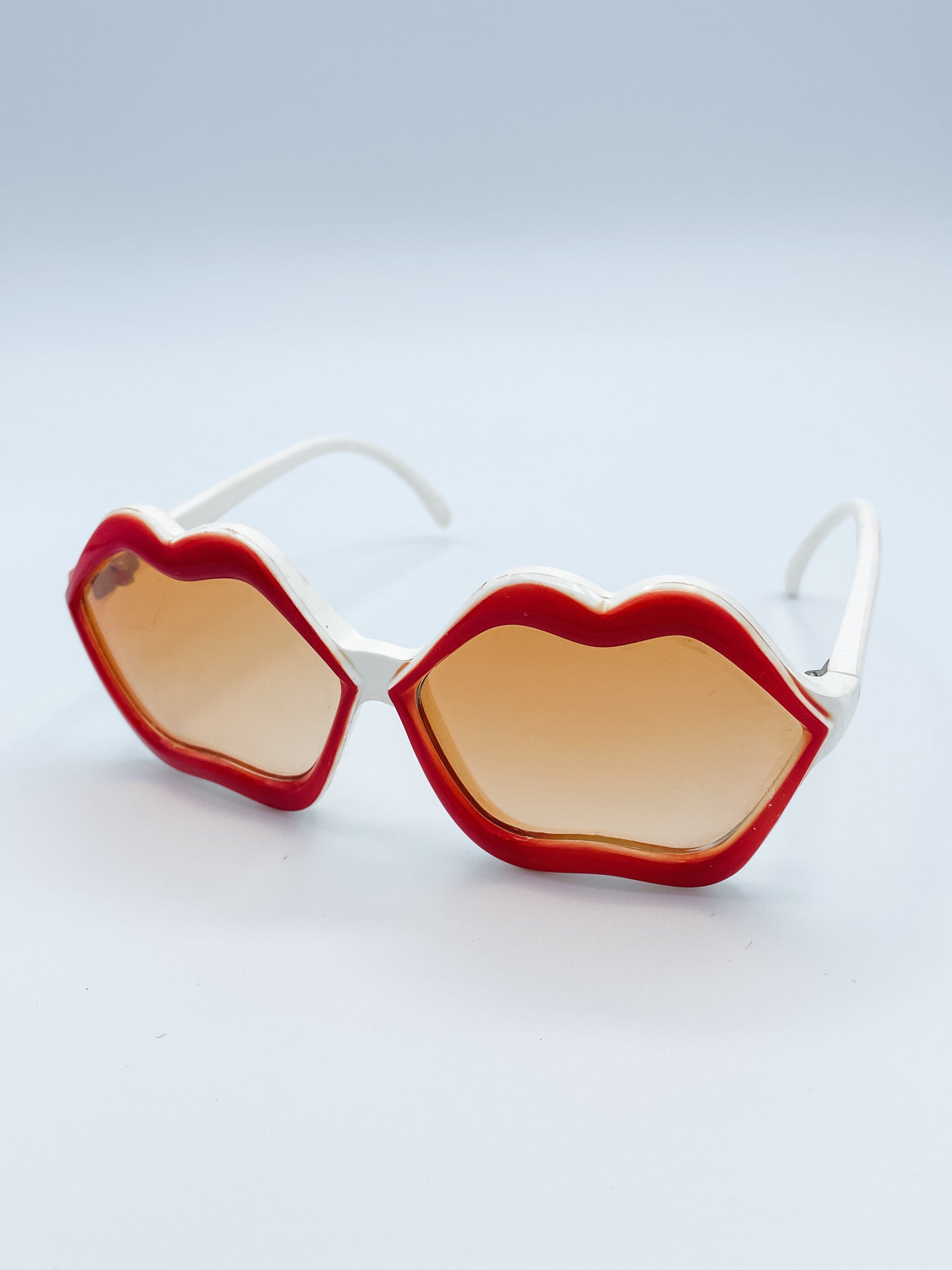 Vintage Lip Shaped Retro Sunglasses