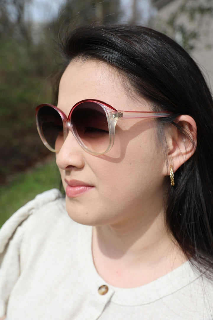 Vintage Oversized Sunglasses with Ombre Tint Lenses