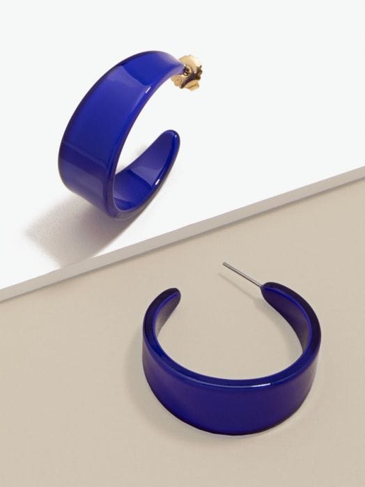 Zenzii Open Hoop Earring Composed of Lightweight Resin